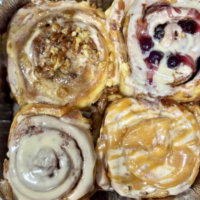 4 VARIETY PACK CINNAMON ROLLS💓