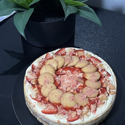 Strawberry Banana Pudding Cheesecake