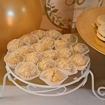 Brigadeiros de Coco / Coconut Brigadeiros