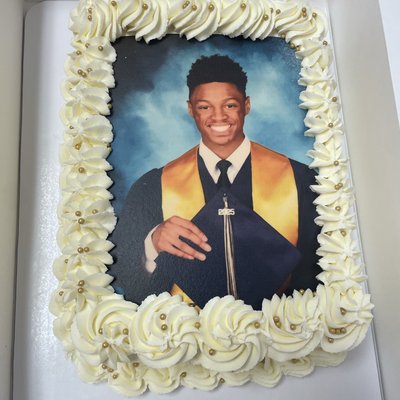 Deluxe 1/4 Sheet Cake (Two Layers)