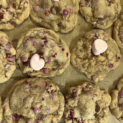 12 Count GF M&M Chocolate Chip Cookies 