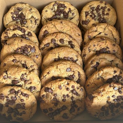 Signature Chocolate Chip Cookie