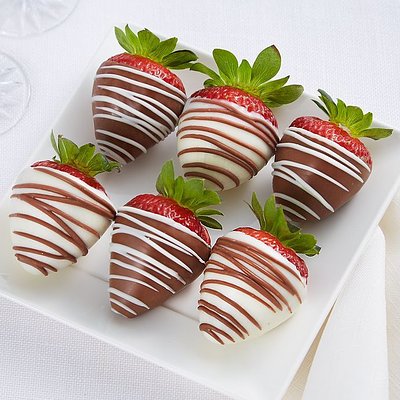 12 Chocolate Dipped Strawberries