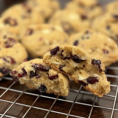 White Chocolate Cranberry Per Dozen