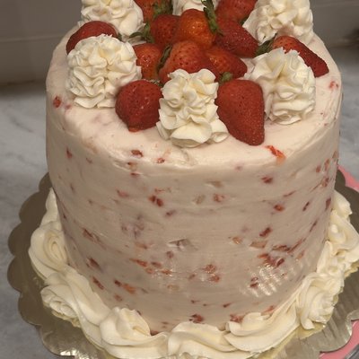 Strawberry Cake 
