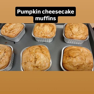 Pumpkin Cheesecake Muffins 
