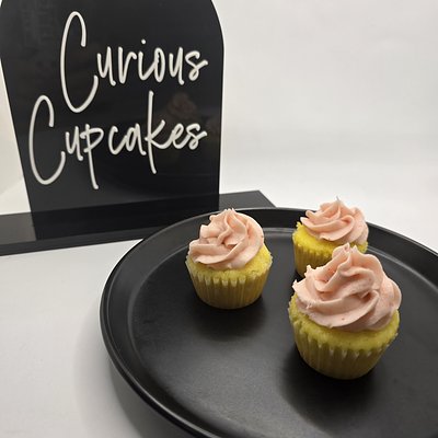 Lemon Strawberry Cupcakes 