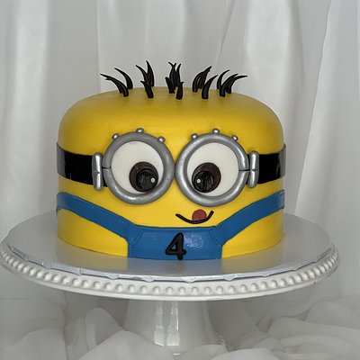 Minion Cake