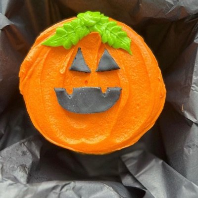 Lunchbox Cakes (Additional Decor, Additional Price  ( 2 People Serving)