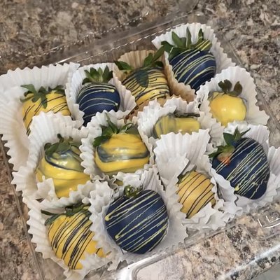 12 ct Chocolate Covered Strawberries 