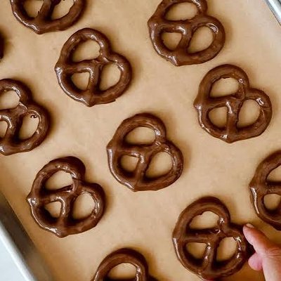 Chocolate pretzel twist 🥨 