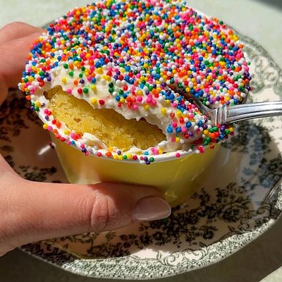 Dot Cakes (6 Ounce)