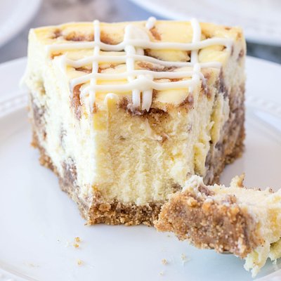 9" Cinnamon Roll Cheesecake