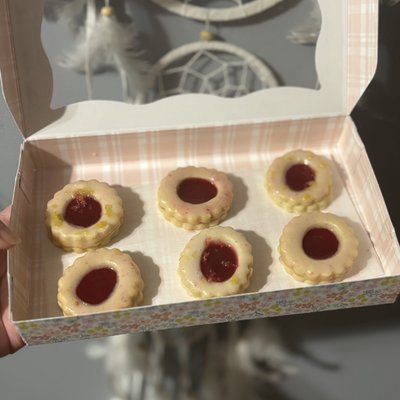 Raspberry Linzers 