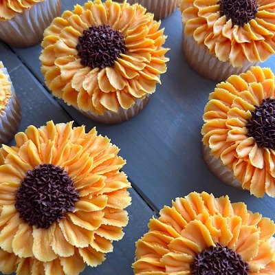 Boxed Cupcakes (6 Cupcakes)