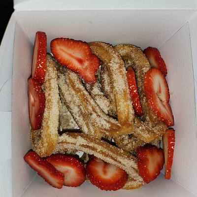 Churros Con Fresa Y Chocolate 