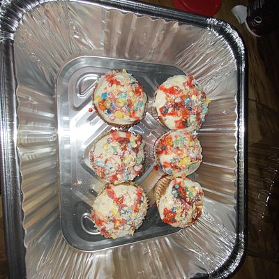 fruity pebble cupcakes