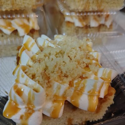 Wedding/Vanilla Cake w/Caramel Drizzle 