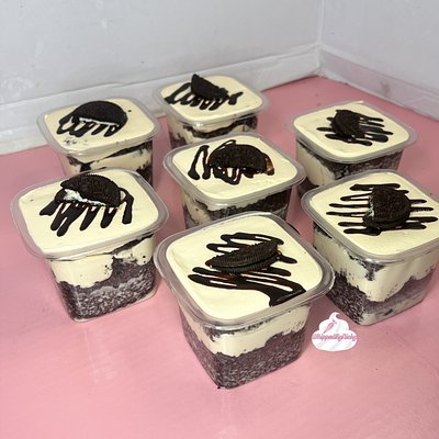 Chocolate Oreo Tres Leche Cake Cup