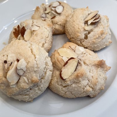 Almond Macaroons (1 Dozen)
