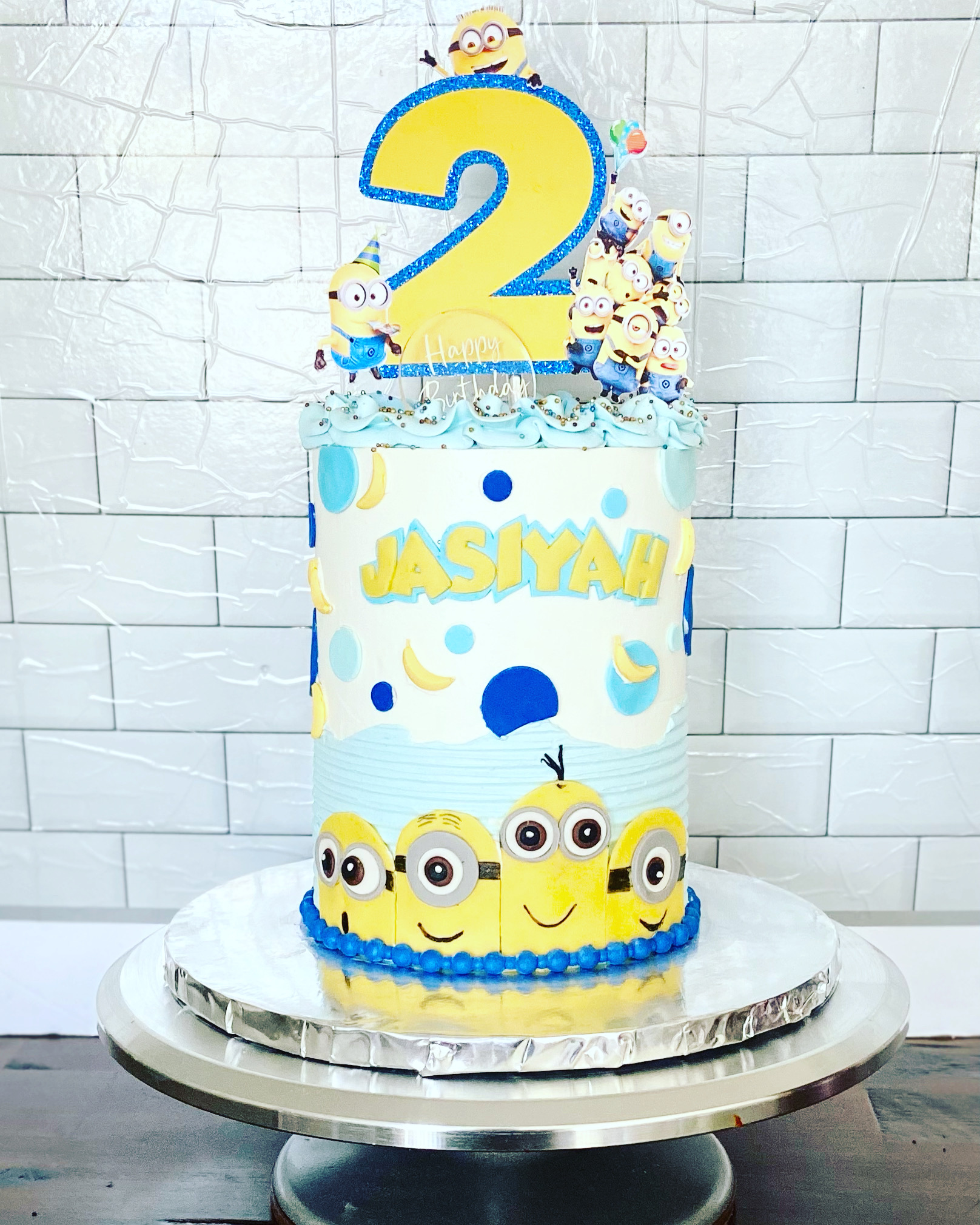 5” Small Cake. Serves 8-10
