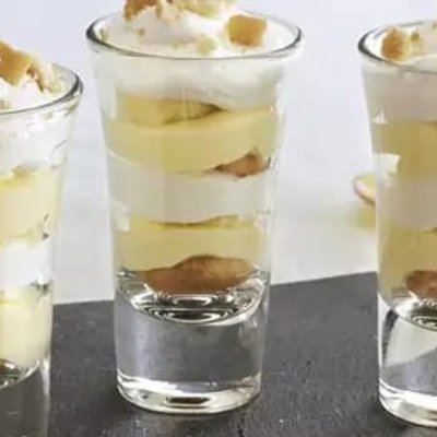 3oz  Banana dessert shooters  