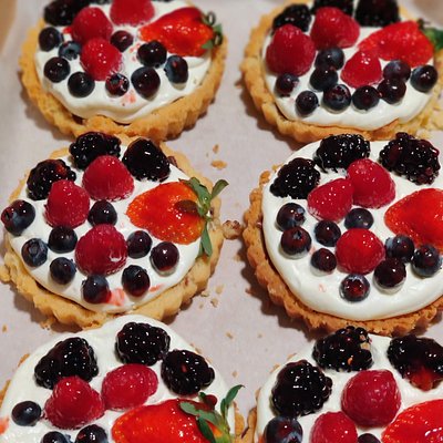 Fruit Tart (Small Feeds Approximately 2)