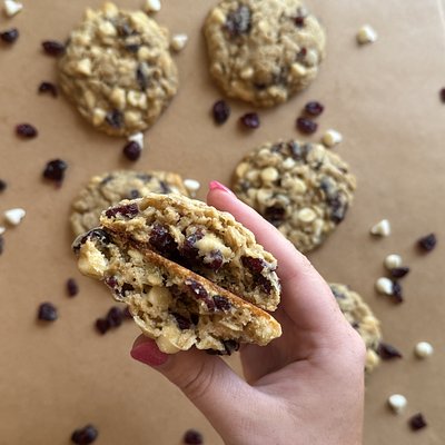 soft baked white chocolate cranberry oatmeal cookies
