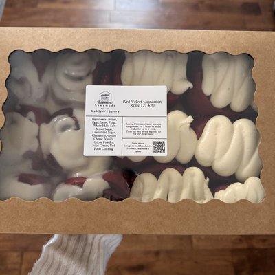 Red Velvet Cinnamon Rolls (12) 
