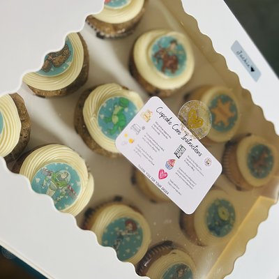 6 Cupcakes 