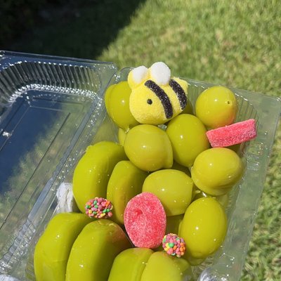 6 Kiwis/15+ Grapes