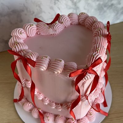 6” Vintage Heart Cake (Serves Up To 12)