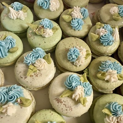 2 Dozen Macarons 