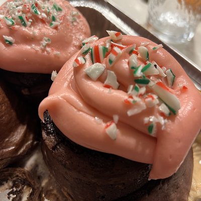 Peppermint Hot Chocolate  Rolls (1/2 Or Full Dozen)