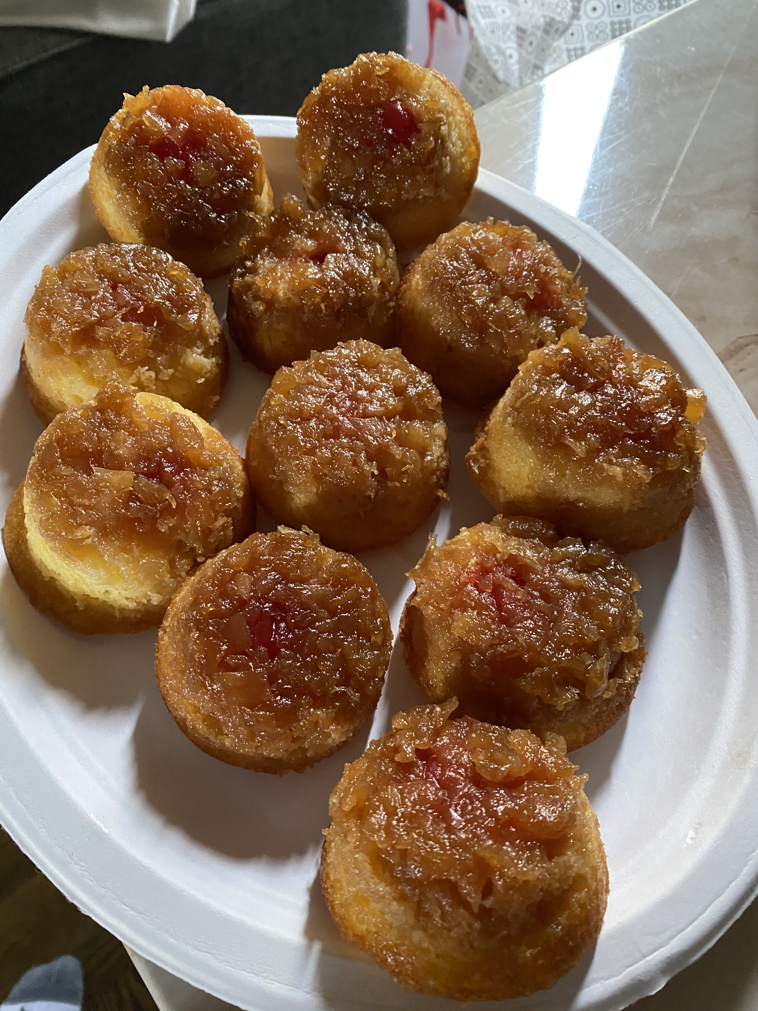 Homemade. Upside Down Pineapple Cupcakes 3ct🍍