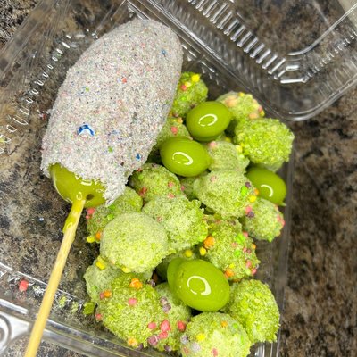 Combo Plate- 1 Fruit w/1 Pickle 