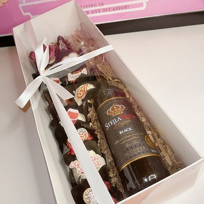 Cupcakes & Wine Box 