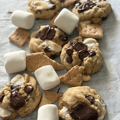 6 cookies / half - dozen 