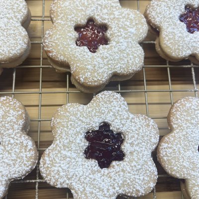 Linzer Cookies