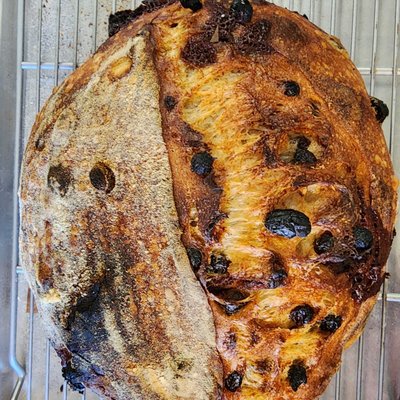 Cinnamon raisin sourdough loaf