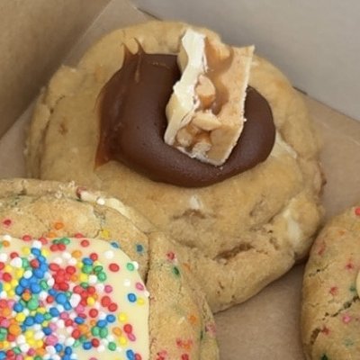 White Snickers Stuffed Cookie 🥜🍫
