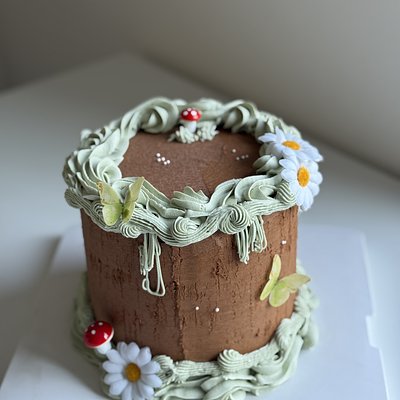 8” Custom Tall Round Cake 