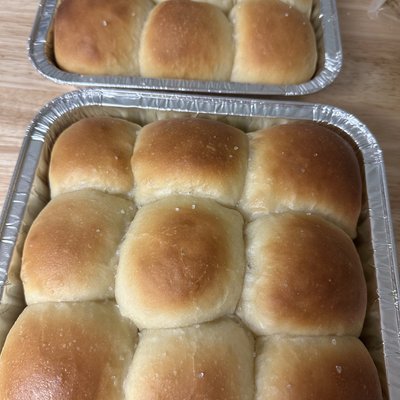 Large Dinner Rolls (9 Count)