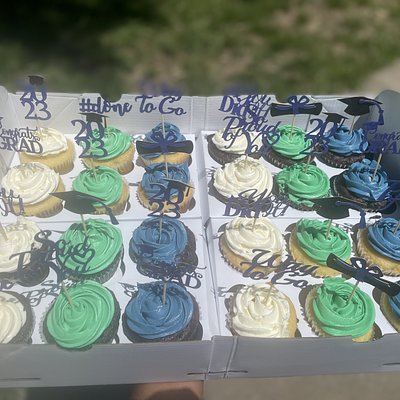 2 Dozen Cupcakes