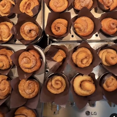 Mini Cinnamon rolls 2 dz $40.00