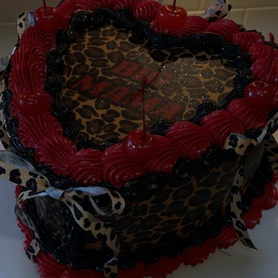8 Inch Heart Cake