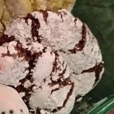 Chocolate Crinkle Cookies 