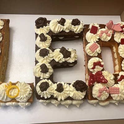LEO Letter Cakes