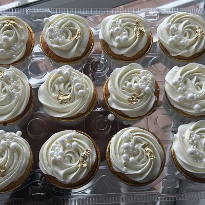 Yellow Cupcakes 