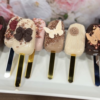 Cakesicles